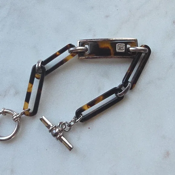 Ralph Lauren Lauren Tortoiseshell Link Toggle Bracelet. - Picture 5 of 6